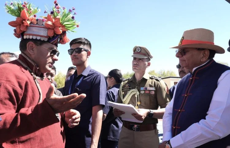 LG Saxena Meets Ladakh Nambardars, Assures Action On Public Grievances