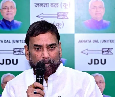 Focus on public issues, don't ridicule EC: JD(U) slams Cong over single MLC seat win