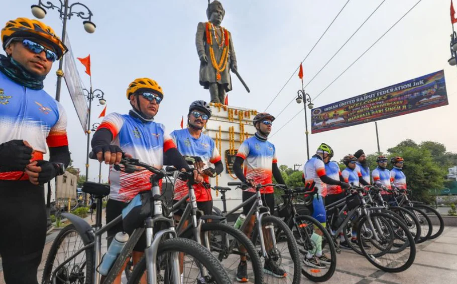IAF's Kanyakumari-Kargil Cycling Expedition Leaves Jammu For Udhampur