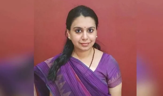 Former IAS Officer Divya Mittal Enters Politics, Says She Will Begin Journey From Uttar Pradesh