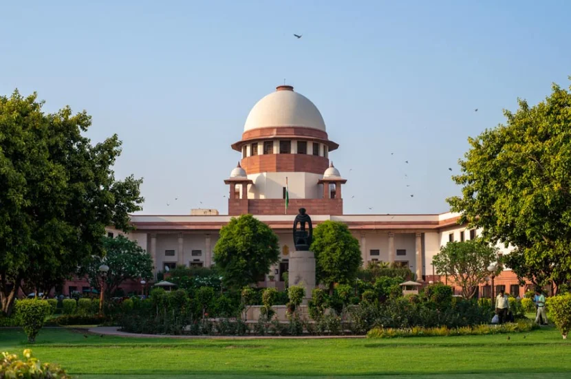 SC Directs States, UTs to Fund Basic Facilities for Women Advocates in District, Taluk Courts