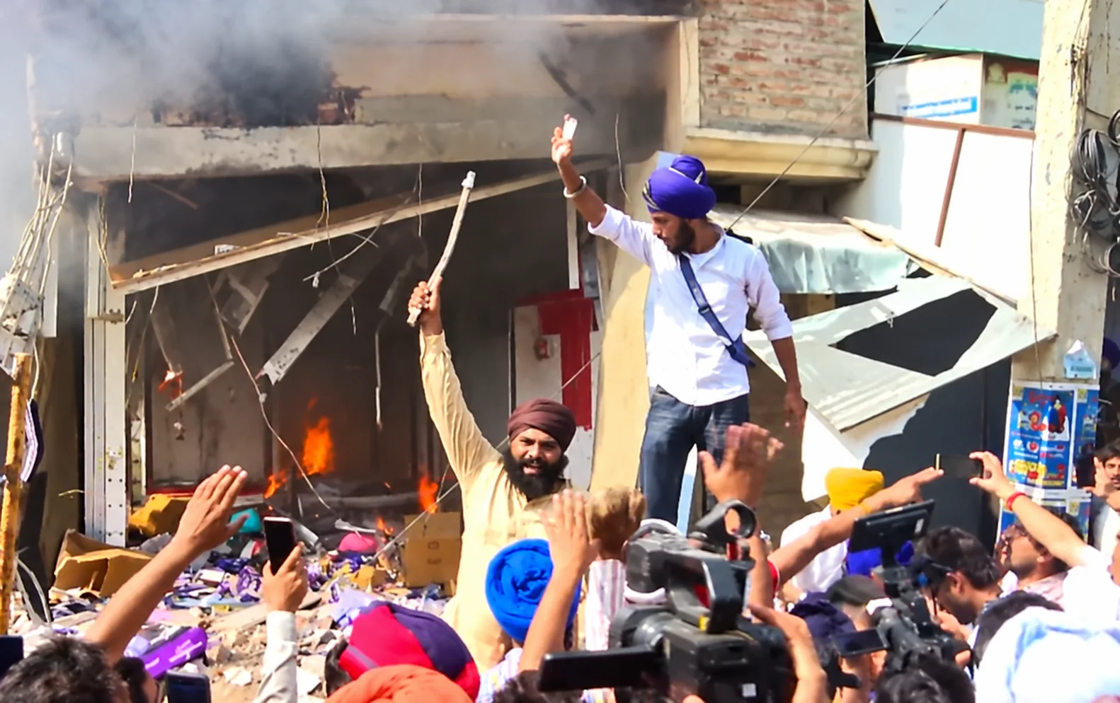 Mansa murder: Accused held in Rajasthan, mob sets ablaze his medical store amid bulldozer action