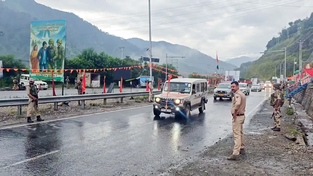 Amarnath Yatra Suspended Amid Heavy Rain Alert in J&K
