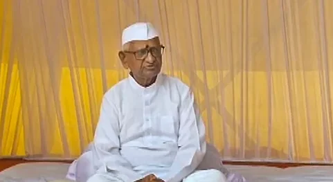 Anna Hazare discharged from Mumbai hospital