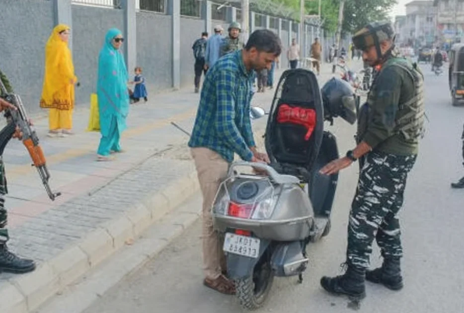 Tight Security Across Srinagar on 7th Anniversary of Article 370 Abrogation