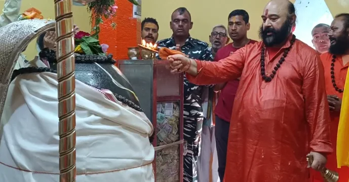 Amarnath Yatra: ‘Chhari Mubarak’ Taken To Shankaracharya Temple