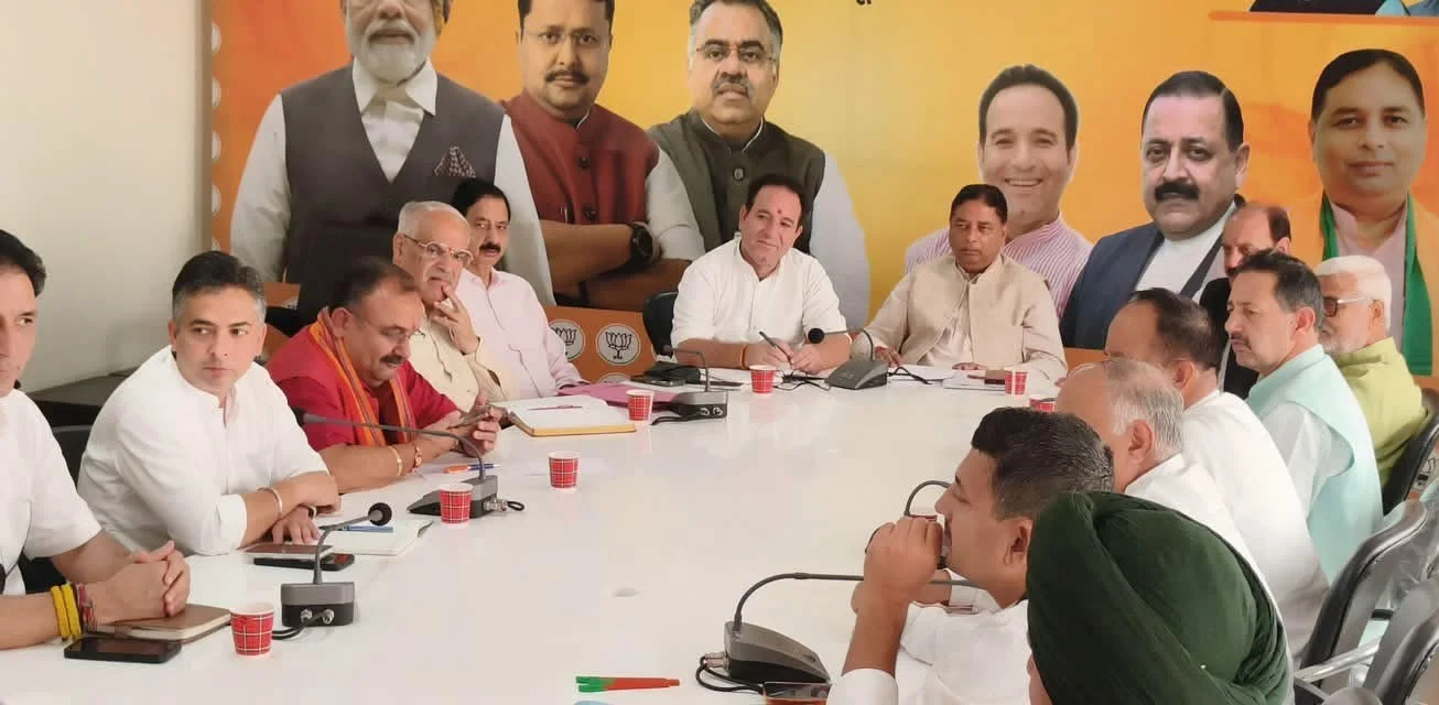 Sat Sharma, Sunil Sharma review public issues raised during District outreach in BJP MLAs’ meet