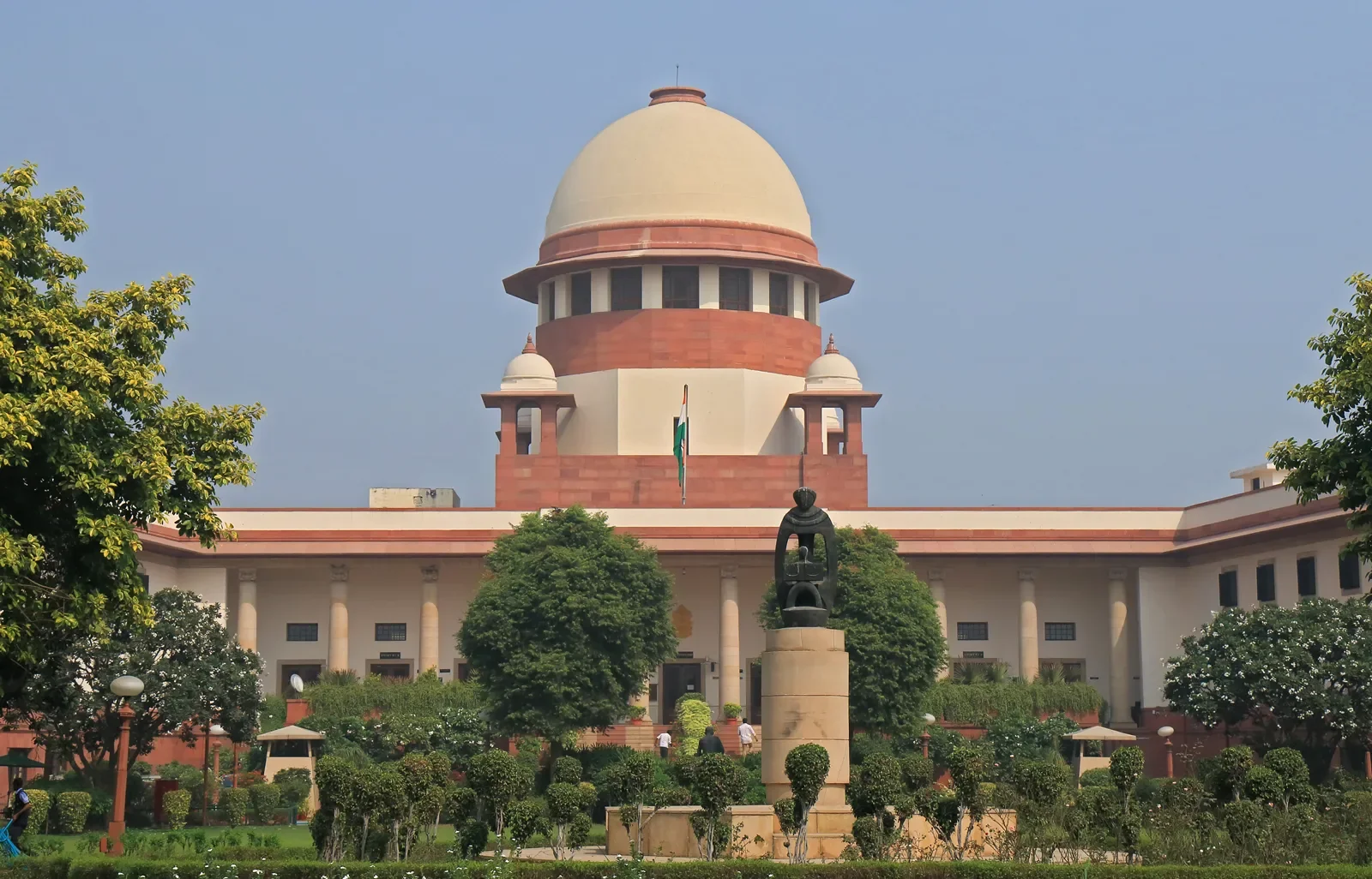 SC issues directions to tackle digital fraud, asks RBI to circulate SOP on mule accounts