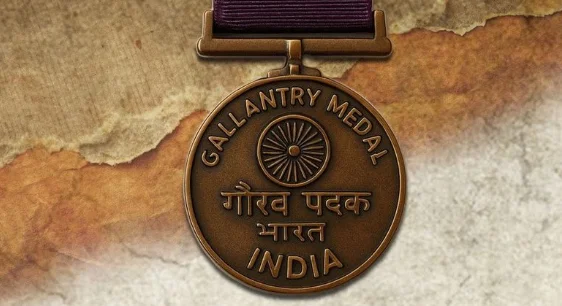 President Approves Gallantry Medal for Former Cop Who Killed Two Dacoits: Centre Tells SC