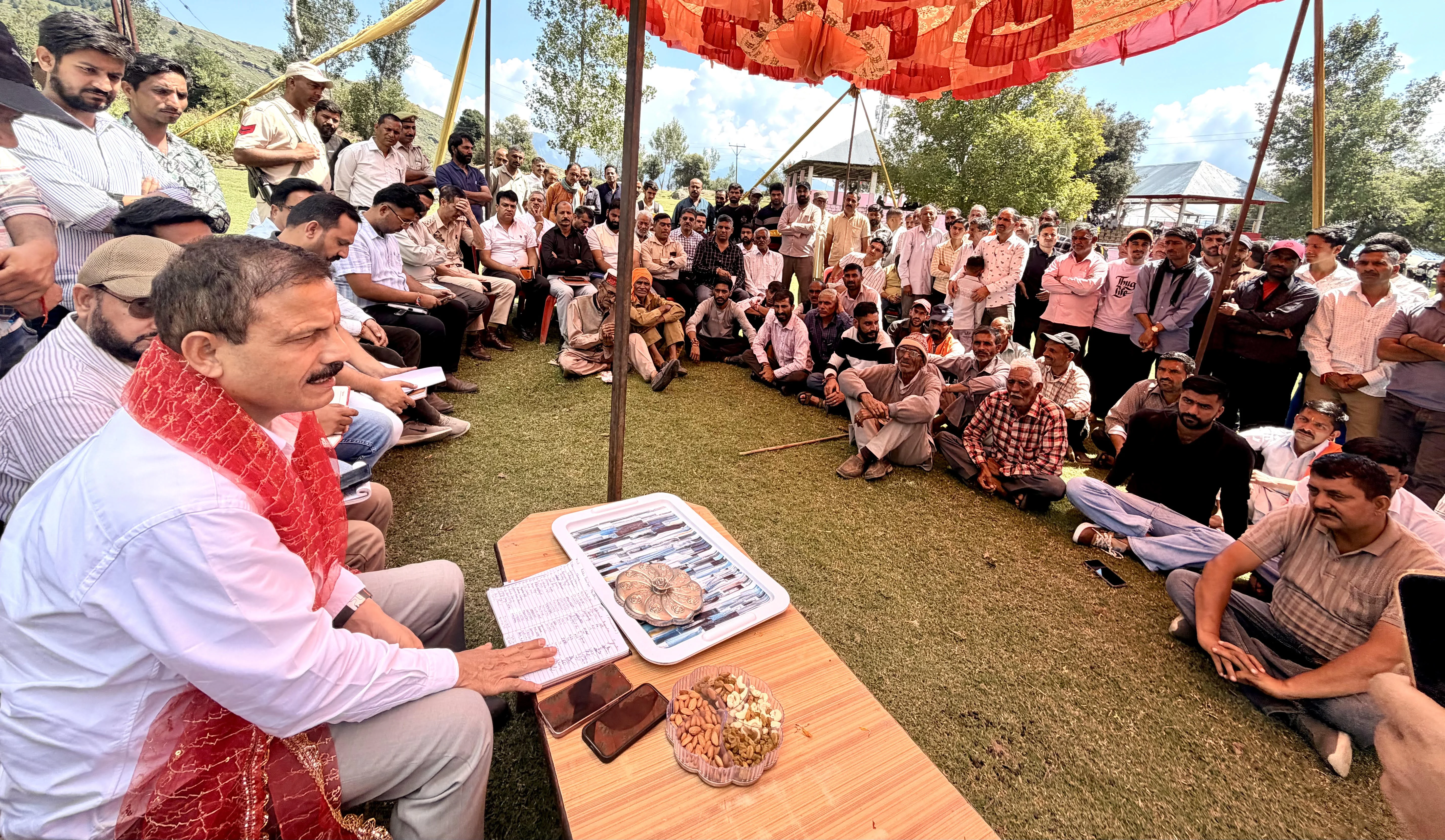MLA Mankotia holds public darbar in Chenani; listens to public grievances