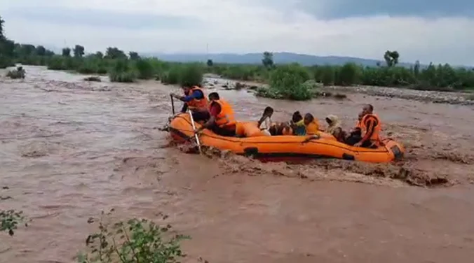 4 women among 7 rescued from flooded Ujh river in Kathua