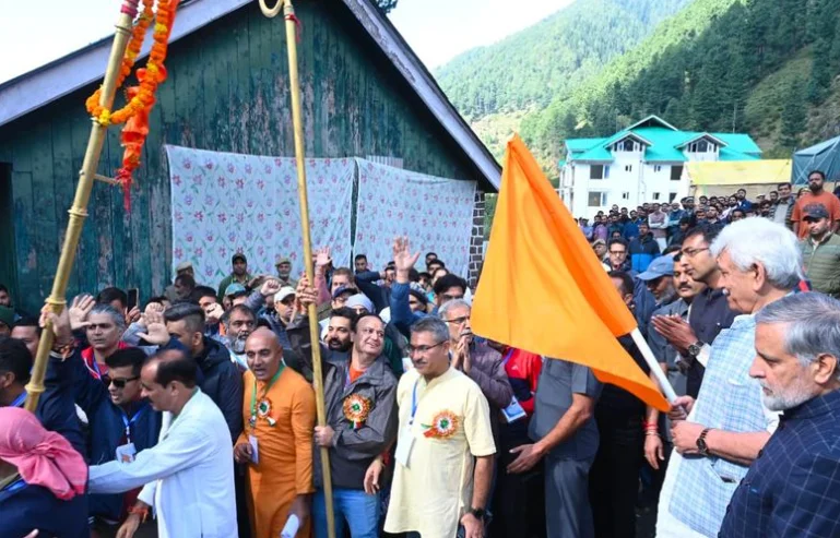 LG Manoj Sinha Flags Off Annual Harmukh-Gangbal Yatra From Naranag
