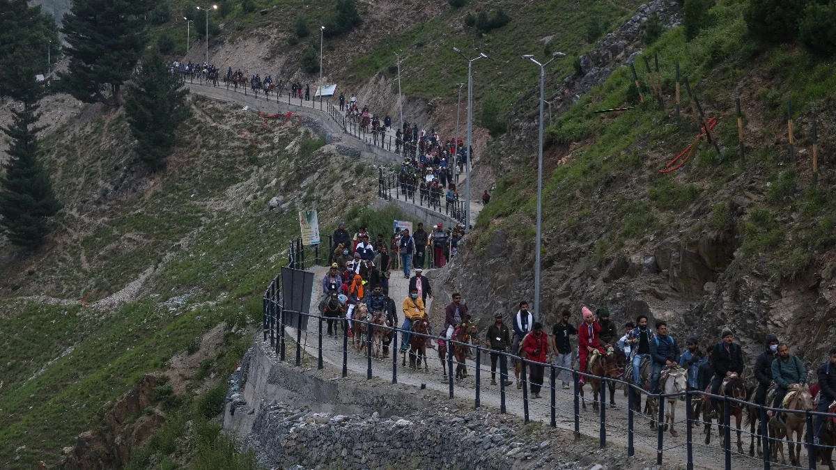 Fresh Batch of 926 Pilgrims Departs Jammu for Amarnath Yatra