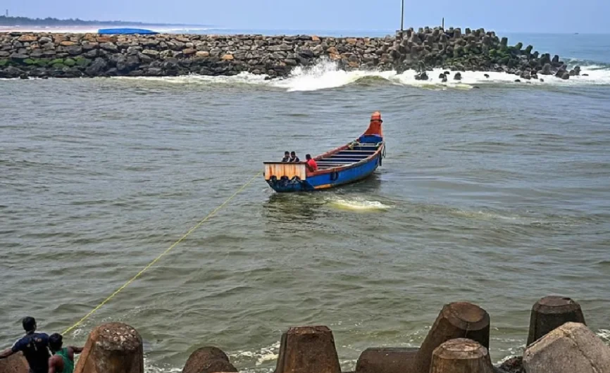 Indian Navy Joins Search for Three Fishermen Missing After Kerala Boat Mishaps