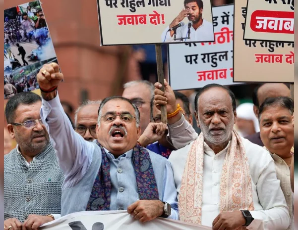 NDA, INDIA Bloc MPs Clash Outside Parliament Over Jharkhand Police Action, Ram Temple Donations