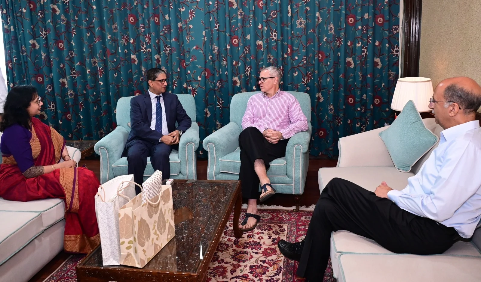 Bangladesh High Commissioner calls on CM Omar